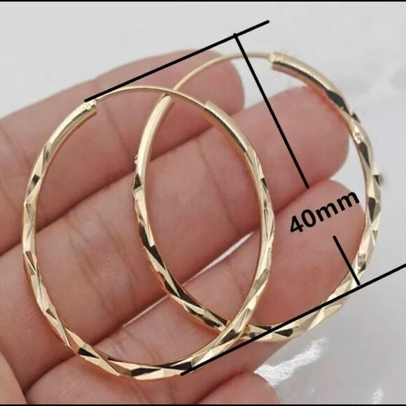 18k Gold PLATED Hoop Earrings - Picture 3 of 4